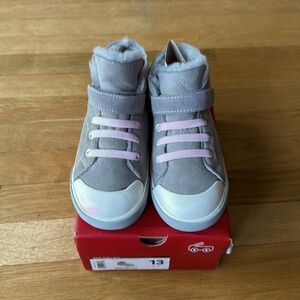 NEW See Kai Run gray shearling Devon sneaker size kids 13